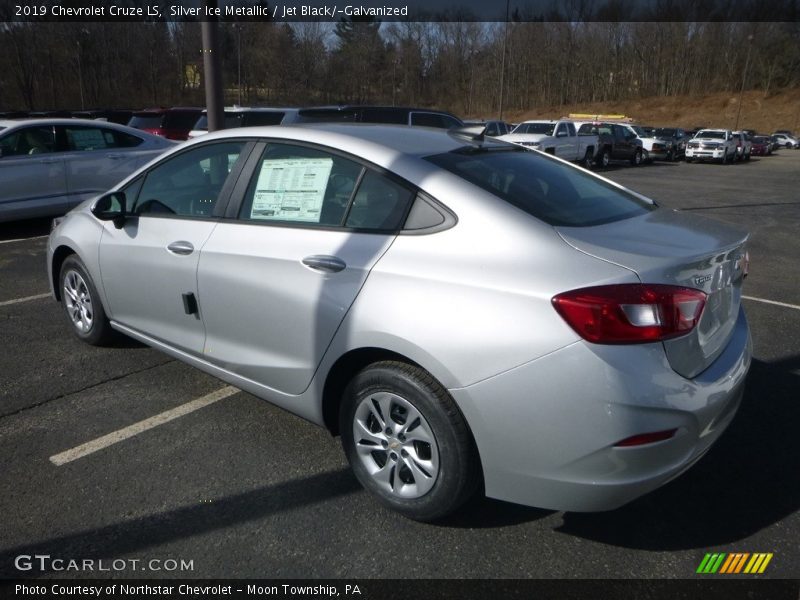 Silver Ice Metallic / Jet Black/­Galvanized 2019 Chevrolet Cruze LS