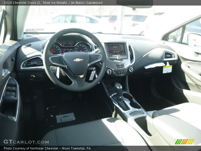 Silver Ice Metallic / Jet Black/­Galvanized 2019 Chevrolet Cruze LS