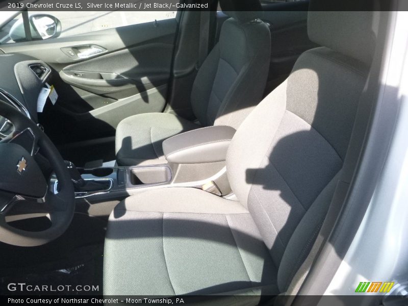 Silver Ice Metallic / Jet Black/­Galvanized 2019 Chevrolet Cruze LS