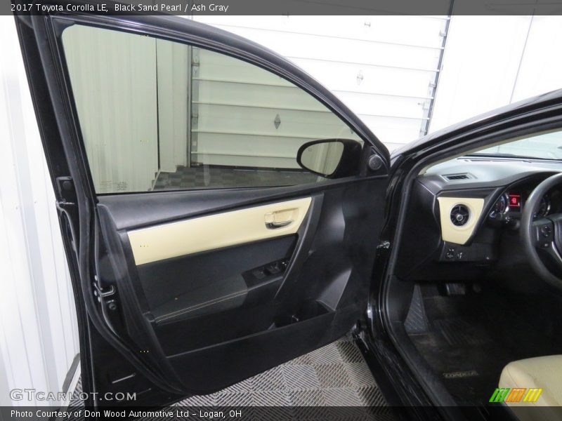 Black Sand Pearl / Ash Gray 2017 Toyota Corolla LE
