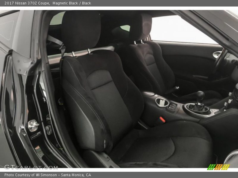 Magnetic Black / Black 2017 Nissan 370Z Coupe