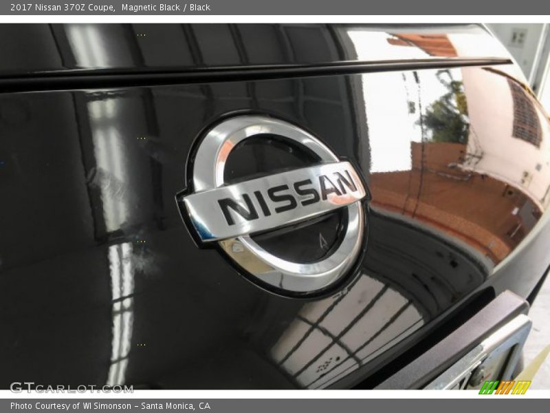 Magnetic Black / Black 2017 Nissan 370Z Coupe