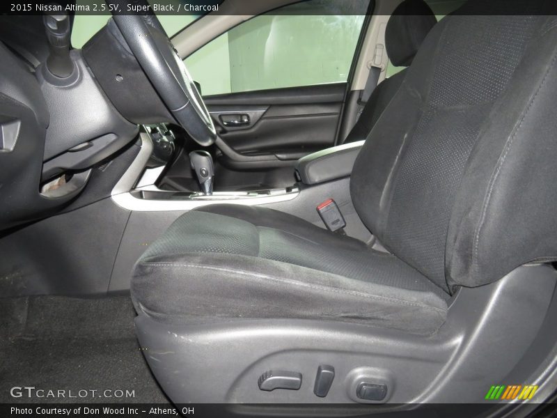Super Black / Charcoal 2015 Nissan Altima 2.5 SV