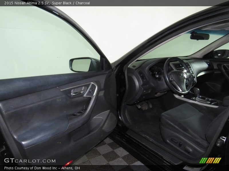 Super Black / Charcoal 2015 Nissan Altima 2.5 SV