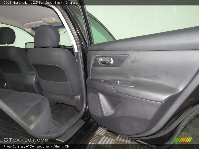 Super Black / Charcoal 2015 Nissan Altima 2.5 SV