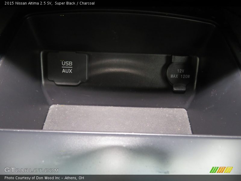 Super Black / Charcoal 2015 Nissan Altima 2.5 SV