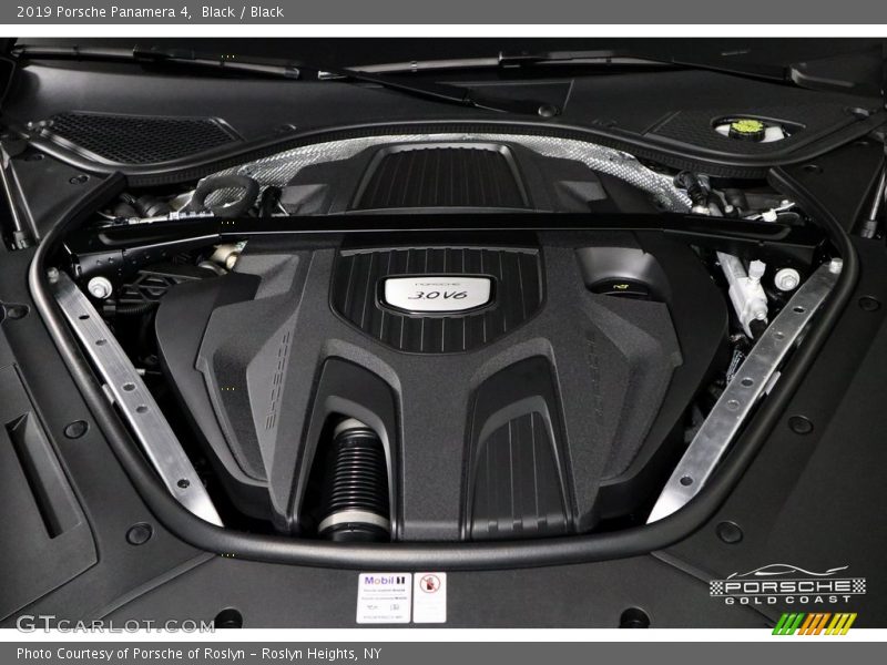 Black / Black 2019 Porsche Panamera 4