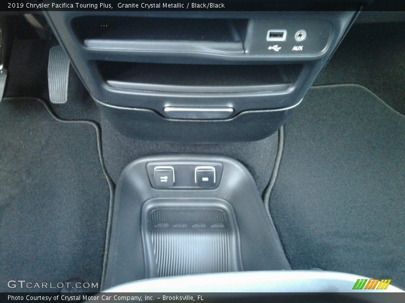 Granite Crystal Metallic / Black/Black 2019 Chrysler Pacifica Touring Plus
