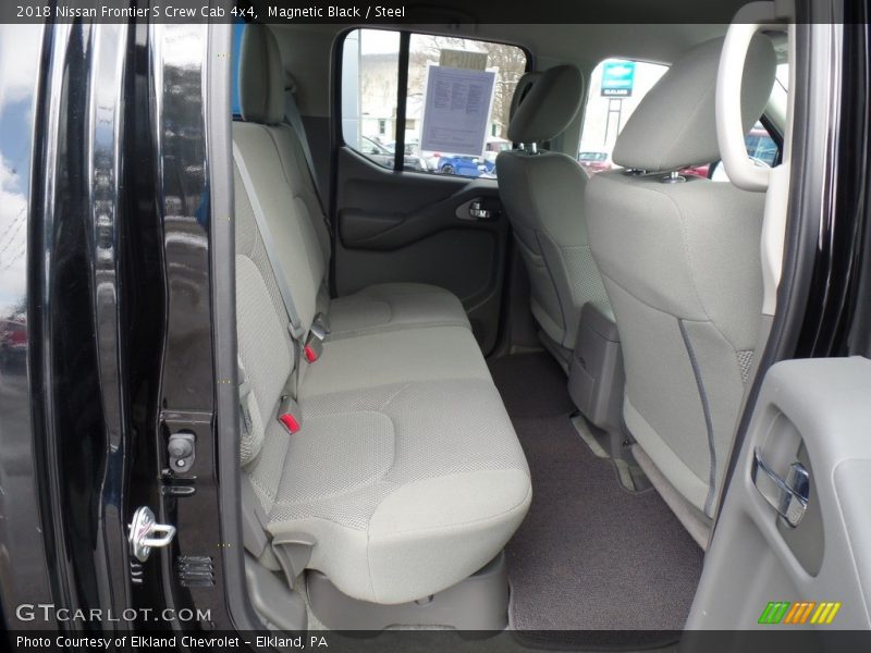 Magnetic Black / Steel 2018 Nissan Frontier S Crew Cab 4x4