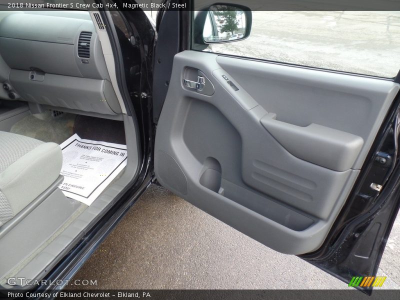 Magnetic Black / Steel 2018 Nissan Frontier S Crew Cab 4x4