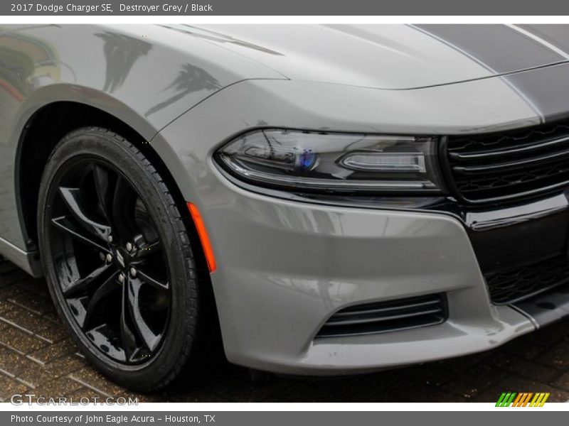 Destroyer Grey / Black 2017 Dodge Charger SE