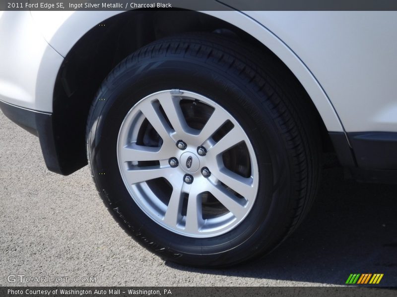 Ingot Silver Metallic / Charcoal Black 2011 Ford Edge SE