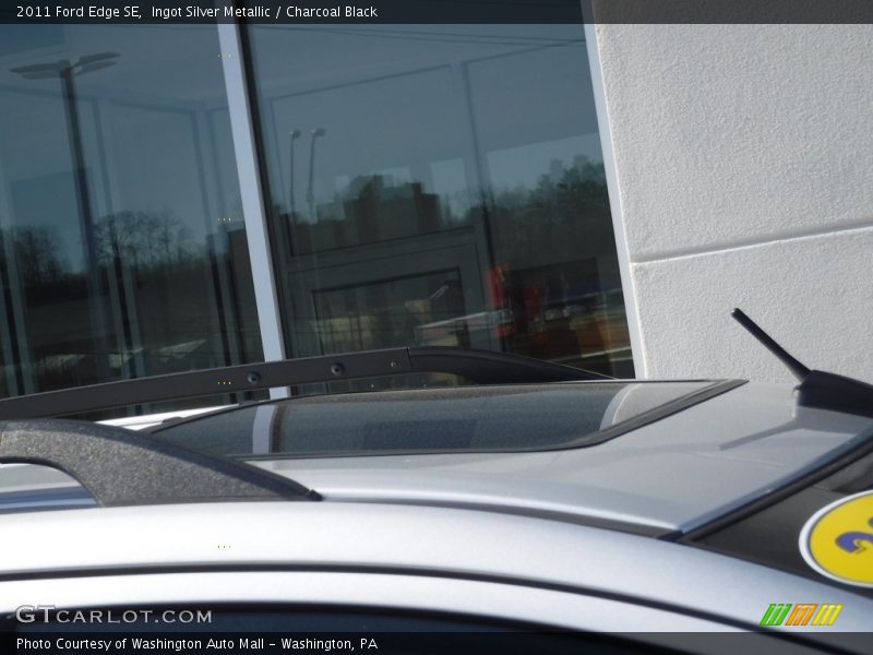 Ingot Silver Metallic / Charcoal Black 2011 Ford Edge SE