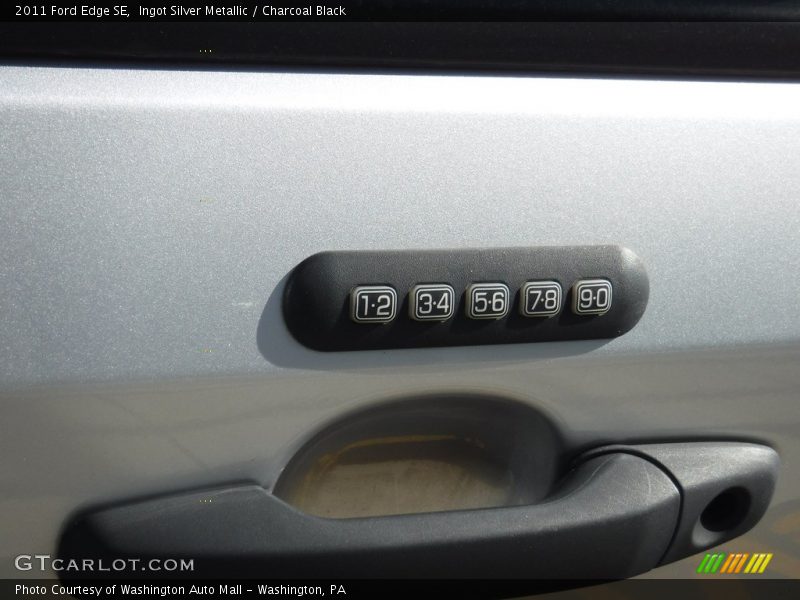 Ingot Silver Metallic / Charcoal Black 2011 Ford Edge SE