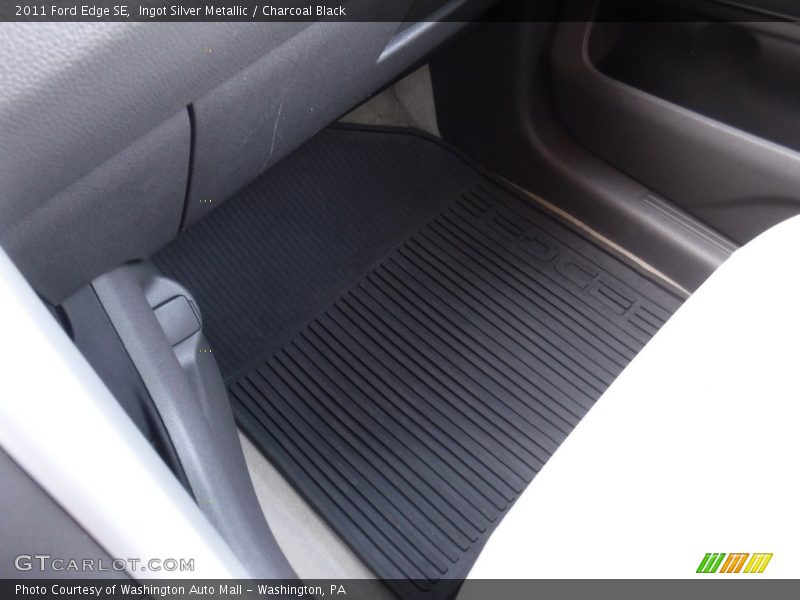 Ingot Silver Metallic / Charcoal Black 2011 Ford Edge SE