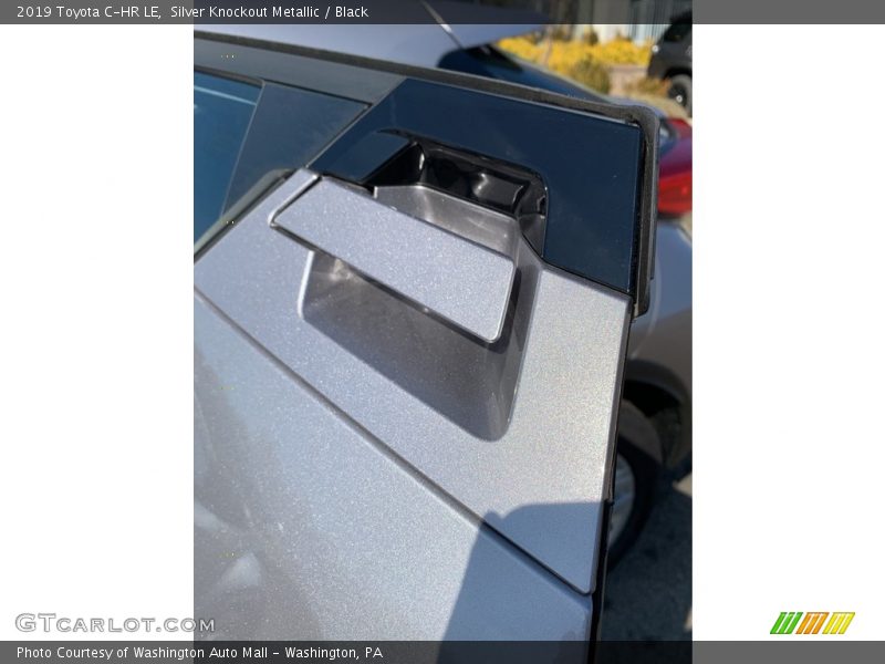Silver Knockout Metallic / Black 2019 Toyota C-HR LE