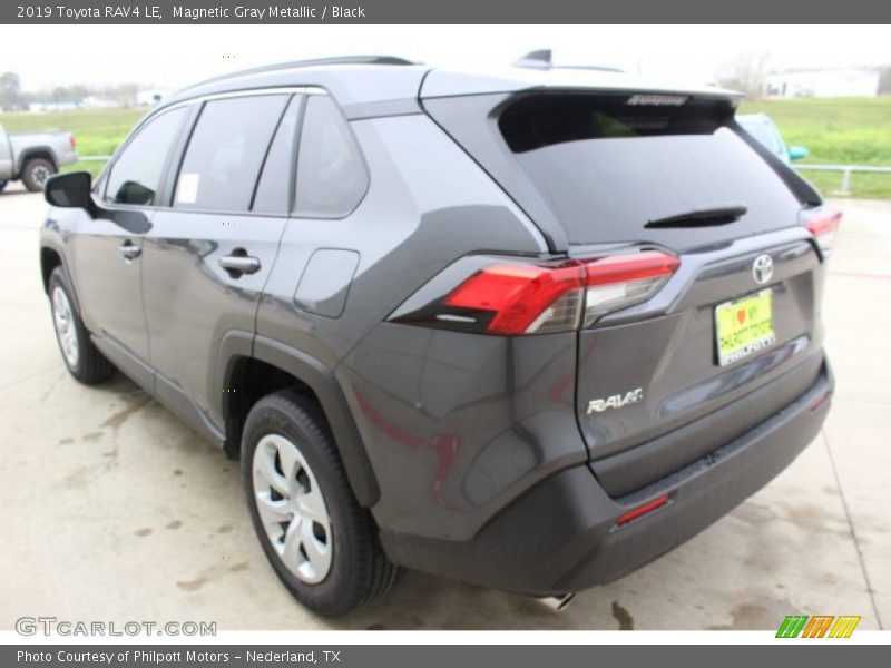Magnetic Gray Metallic / Black 2019 Toyota RAV4 LE