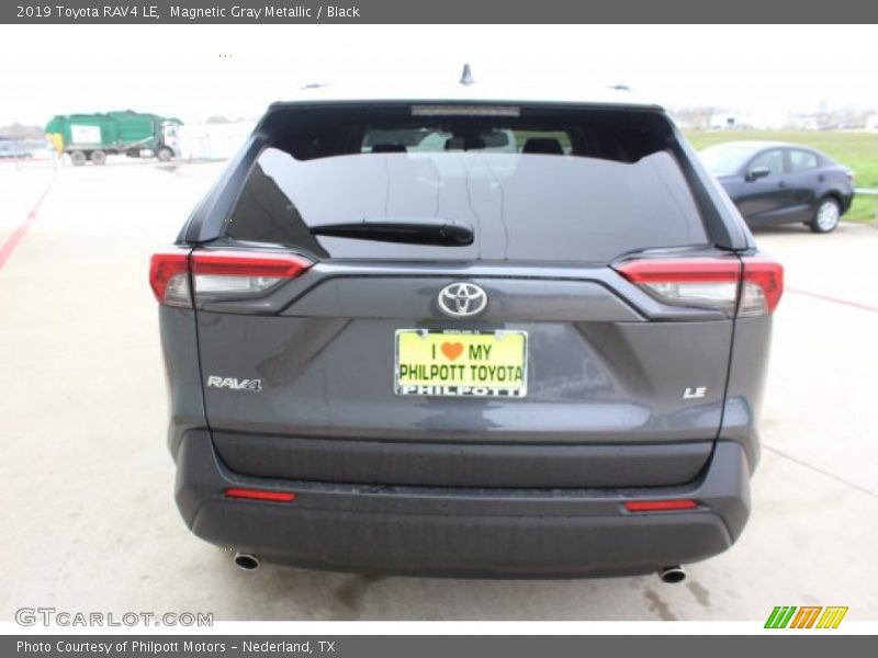 Magnetic Gray Metallic / Black 2019 Toyota RAV4 LE