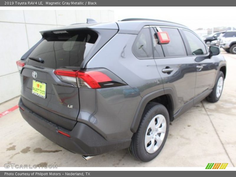 Magnetic Gray Metallic / Black 2019 Toyota RAV4 LE