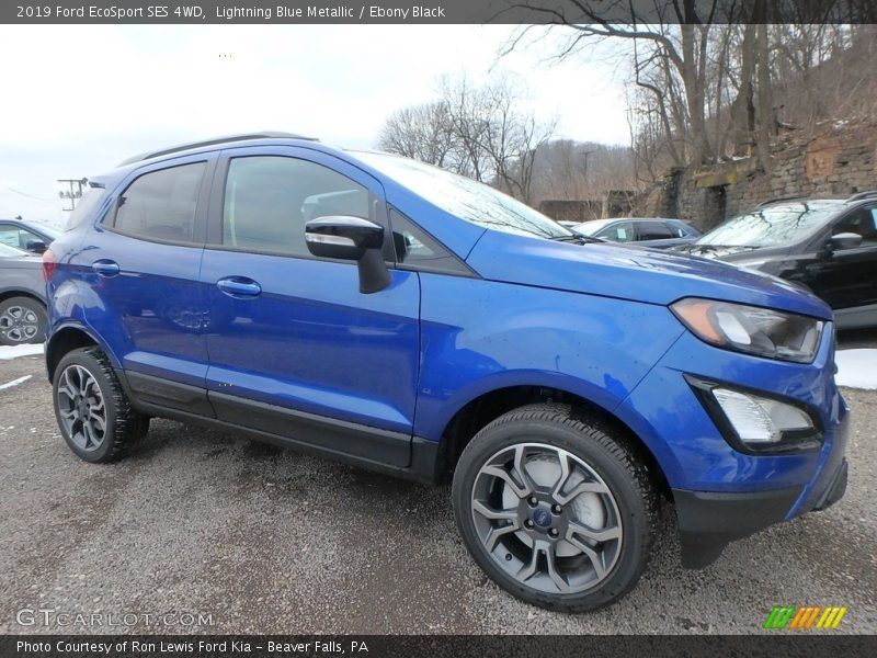 Front 3/4 View of 2019 EcoSport SES 4WD