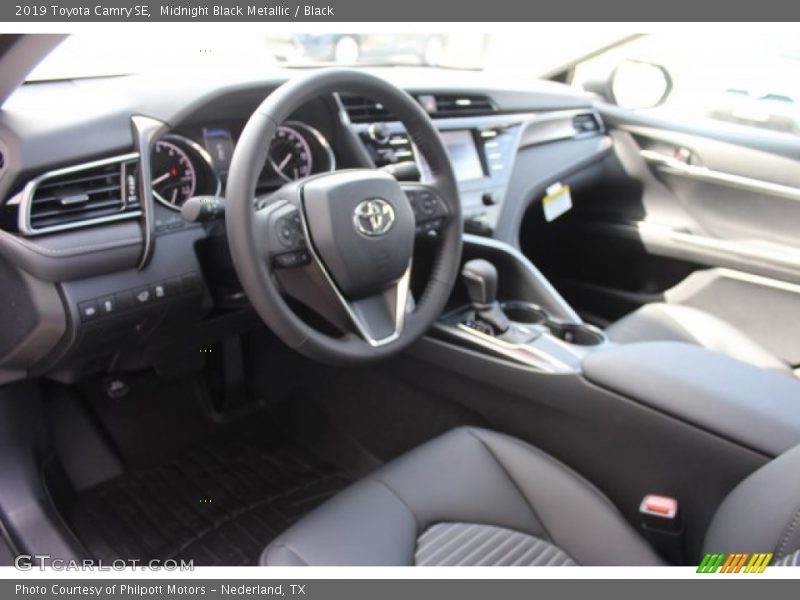 Midnight Black Metallic / Black 2019 Toyota Camry SE