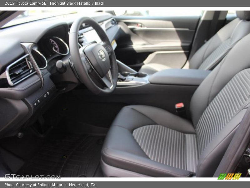 Midnight Black Metallic / Black 2019 Toyota Camry SE