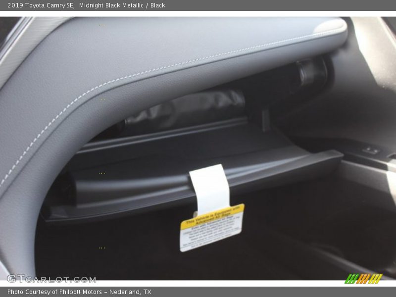 Midnight Black Metallic / Black 2019 Toyota Camry SE