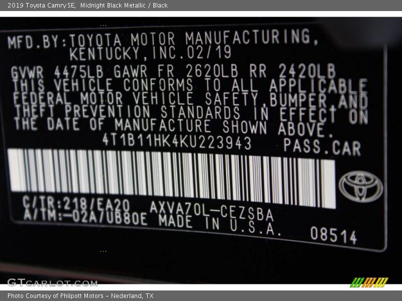 Midnight Black Metallic / Black 2019 Toyota Camry SE