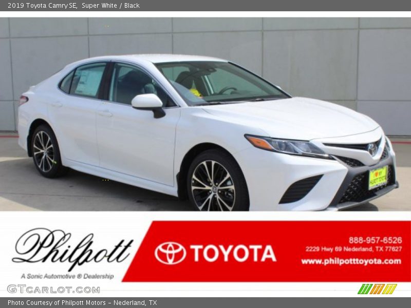 Super White / Black 2019 Toyota Camry SE