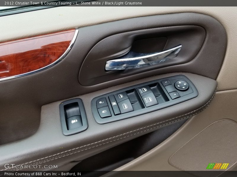 Stone White / Black/Light Graystone 2012 Chrysler Town & Country Touring - L