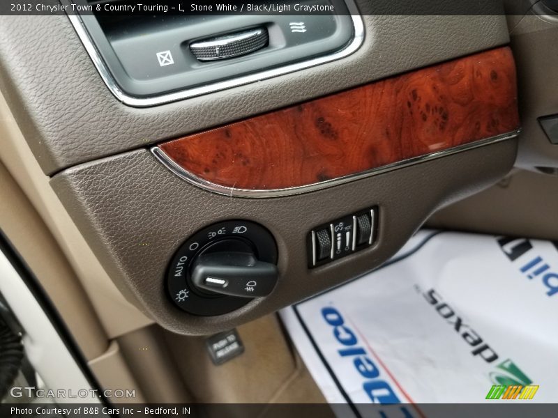 Stone White / Black/Light Graystone 2012 Chrysler Town & Country Touring - L