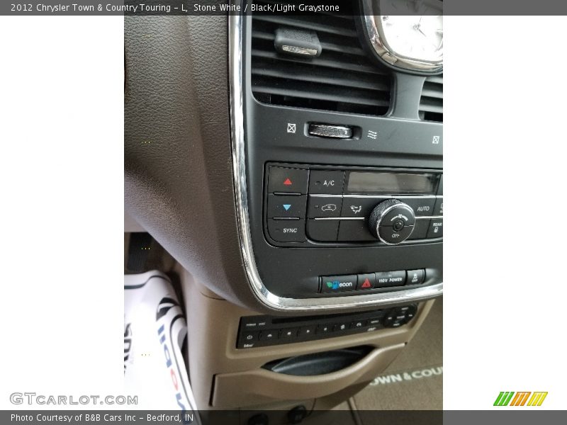 Stone White / Black/Light Graystone 2012 Chrysler Town & Country Touring - L