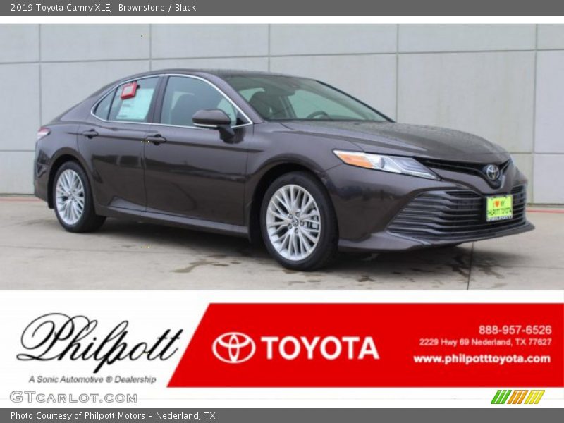 Brownstone / Black 2019 Toyota Camry XLE