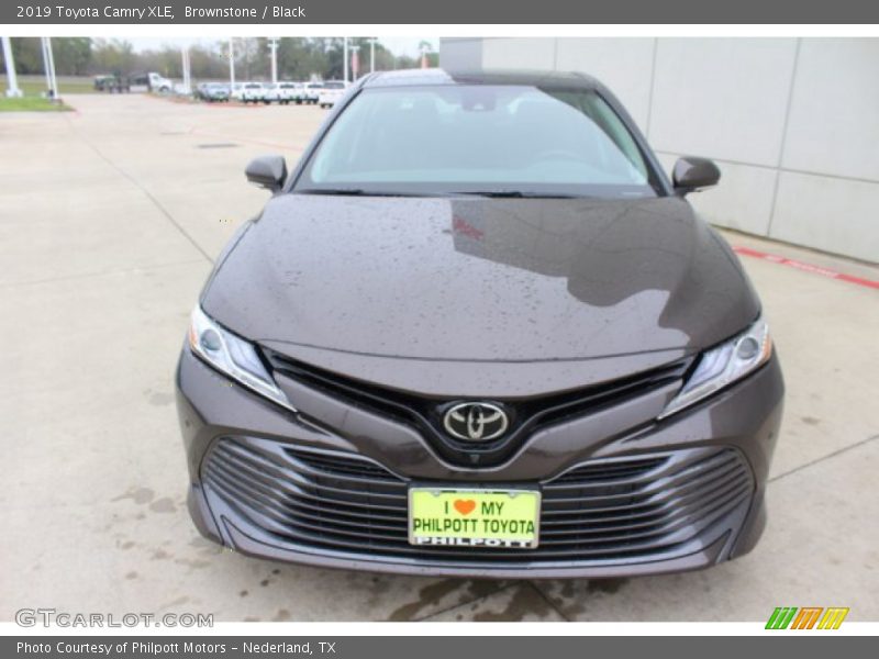 Brownstone / Black 2019 Toyota Camry XLE