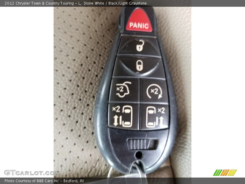 Stone White / Black/Light Graystone 2012 Chrysler Town & Country Touring - L