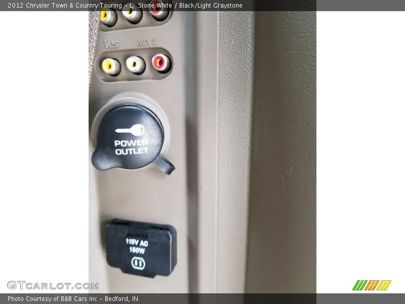 Stone White / Black/Light Graystone 2012 Chrysler Town & Country Touring - L