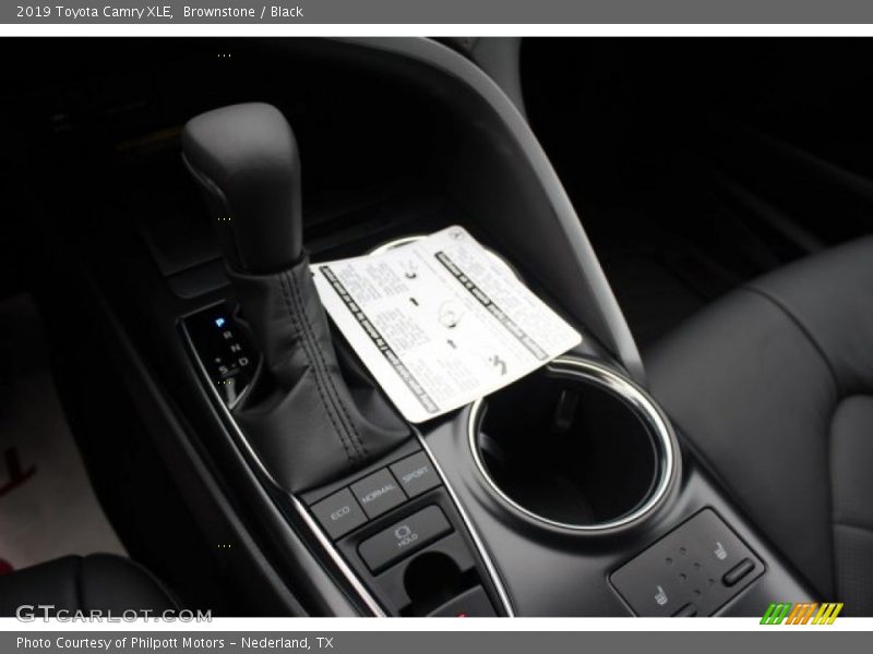Brownstone / Black 2019 Toyota Camry XLE
