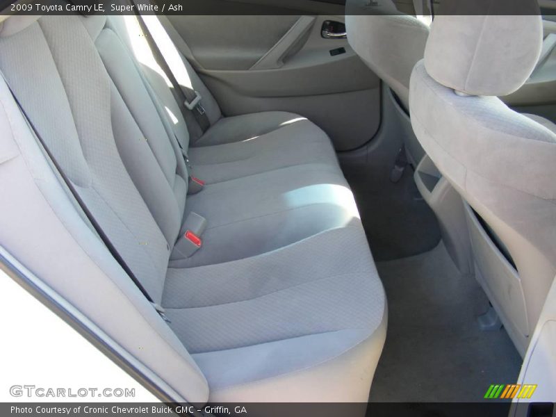 Super White / Ash 2009 Toyota Camry LE