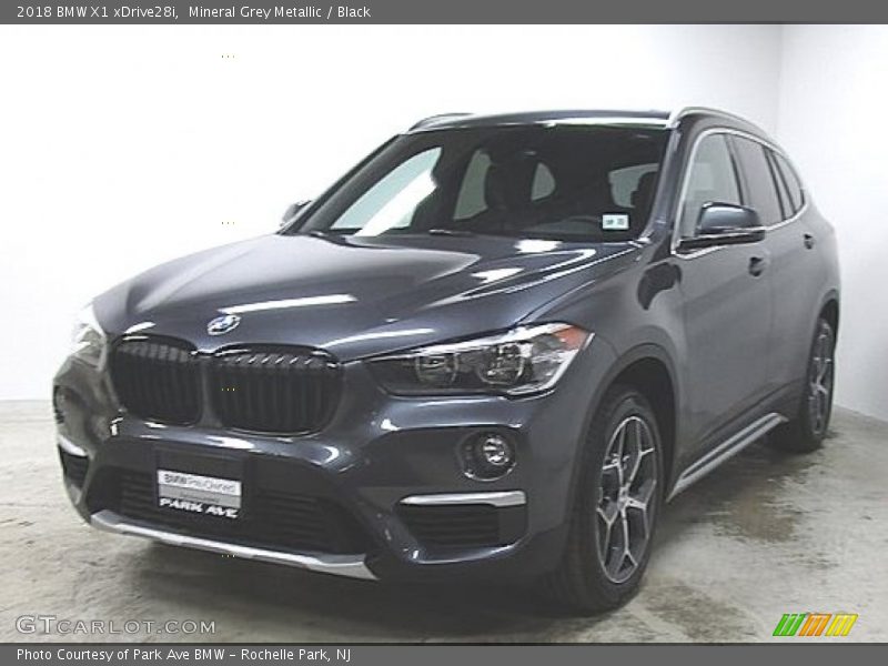 Mineral Grey Metallic / Black 2018 BMW X1 xDrive28i