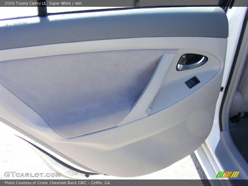 Super White / Ash 2009 Toyota Camry LE