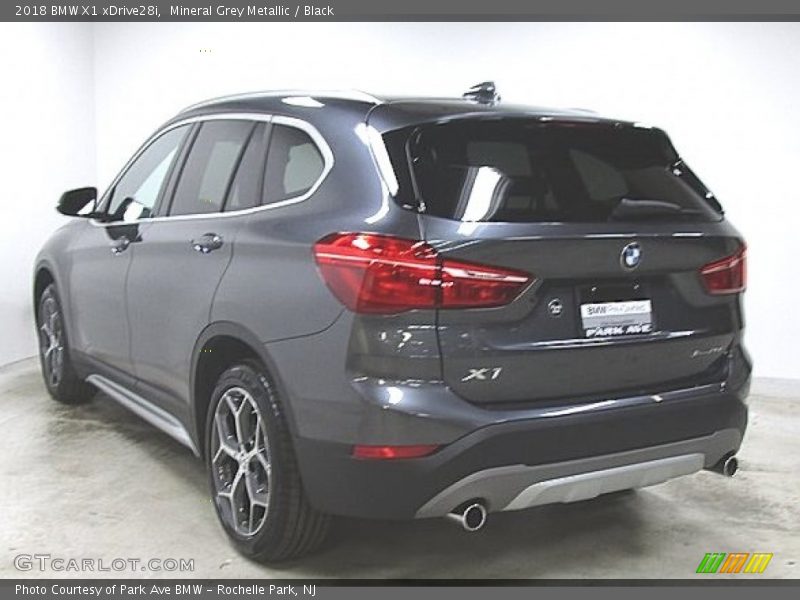 Mineral Grey Metallic / Black 2018 BMW X1 xDrive28i