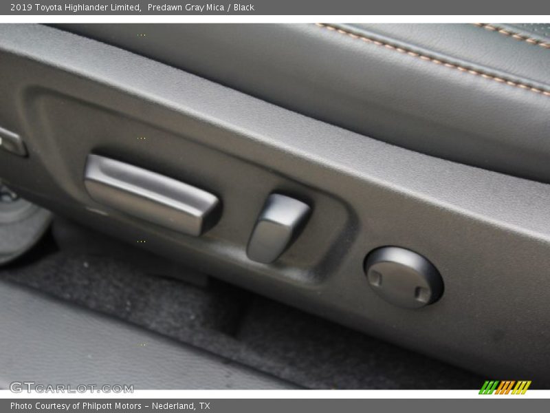 Predawn Gray Mica / Black 2019 Toyota Highlander Limited