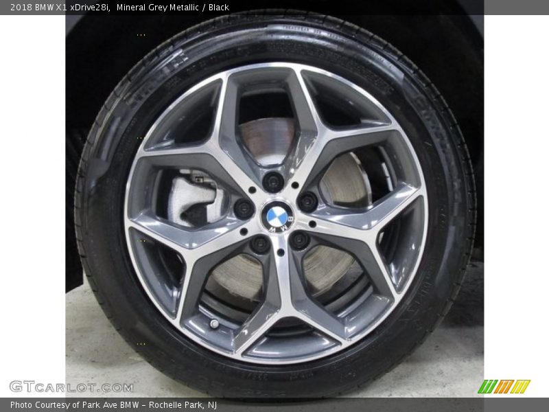 Mineral Grey Metallic / Black 2018 BMW X1 xDrive28i