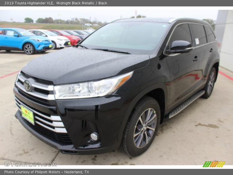 Midnight Black Metallic / Black 2019 Toyota Highlander XLE