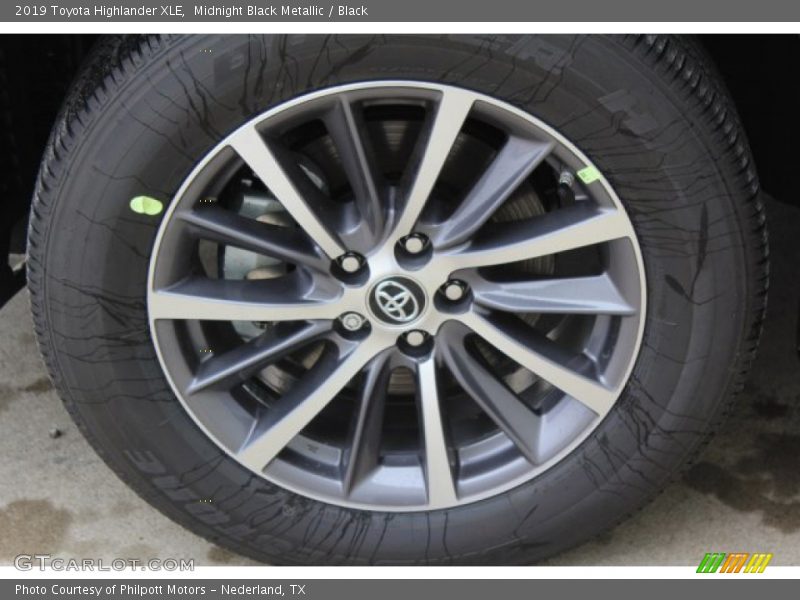 Midnight Black Metallic / Black 2019 Toyota Highlander XLE
