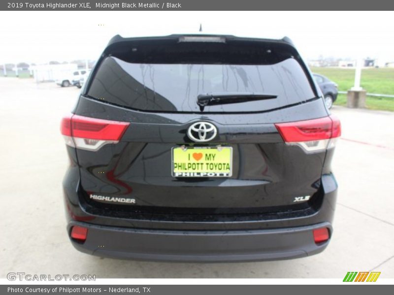 Midnight Black Metallic / Black 2019 Toyota Highlander XLE