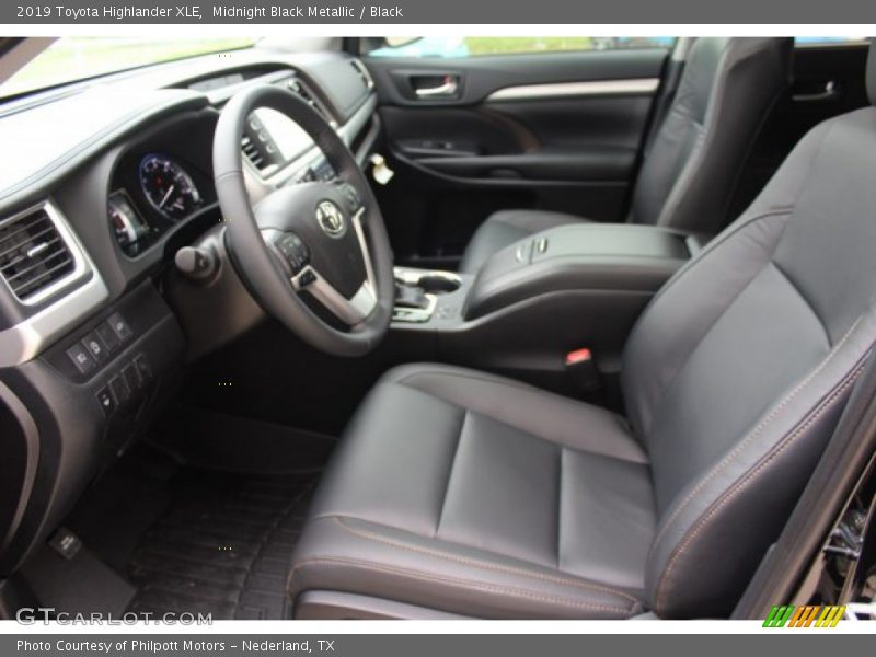 Midnight Black Metallic / Black 2019 Toyota Highlander XLE