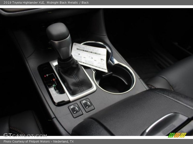 Midnight Black Metallic / Black 2019 Toyota Highlander XLE