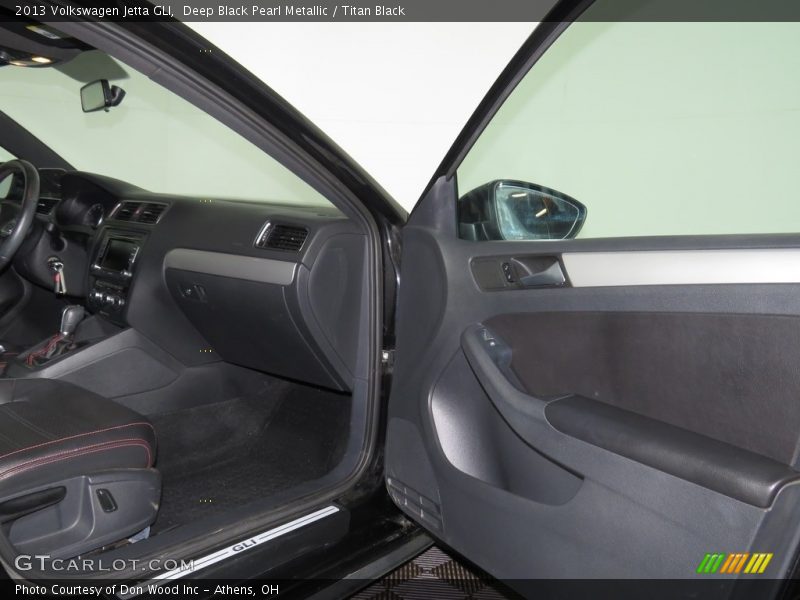 Deep Black Pearl Metallic / Titan Black 2013 Volkswagen Jetta GLI