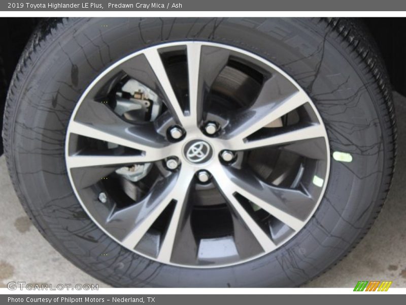 Predawn Gray Mica / Ash 2019 Toyota Highlander LE Plus